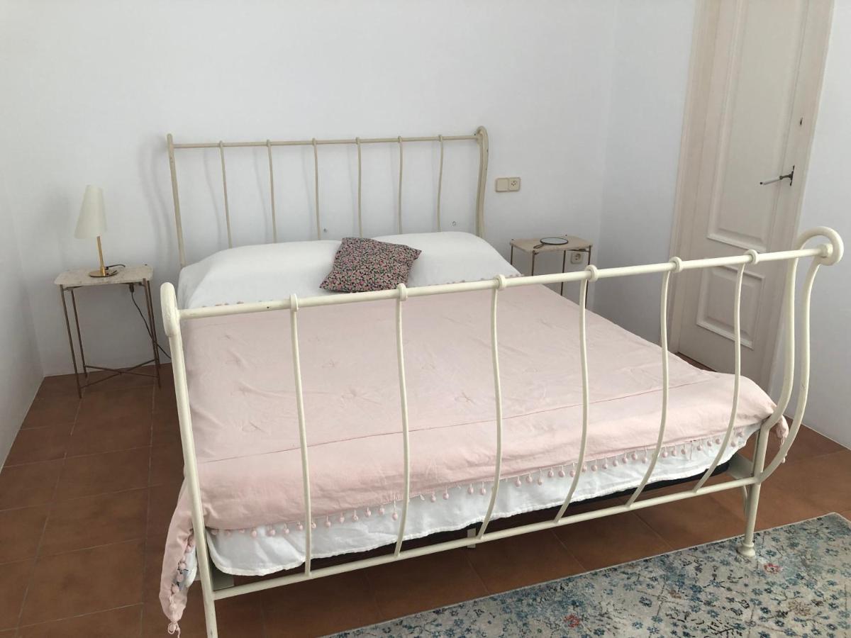 Family B&B Homefromhomees Сан Фелиу де Гиксолс Екстериор снимка